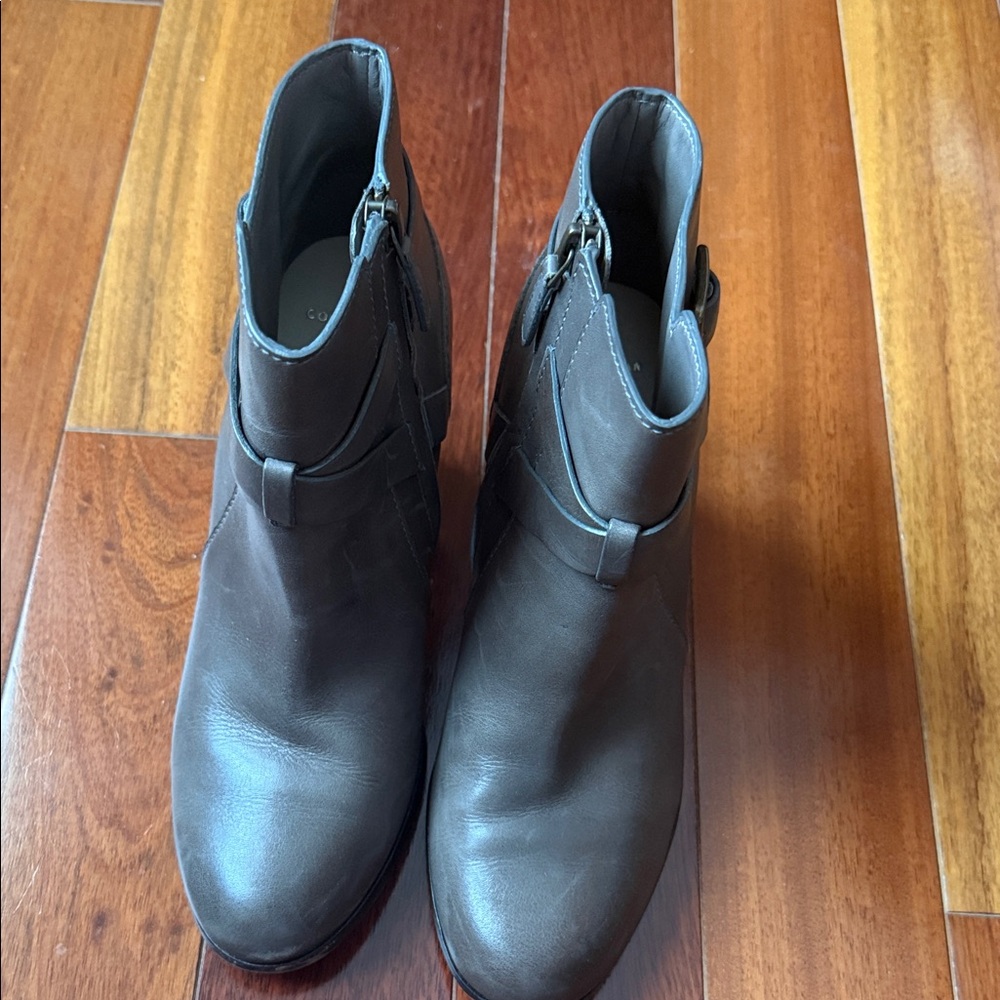 Beautiful Cole Haan Chic Dark Gray Ankle Boots